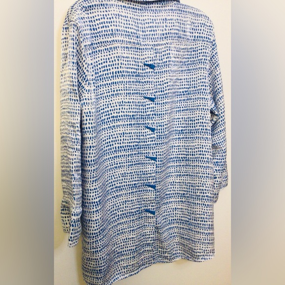 Múltiples blue white button down blouse with back button detail  XL Rayon nylon - Picture 6 of 7